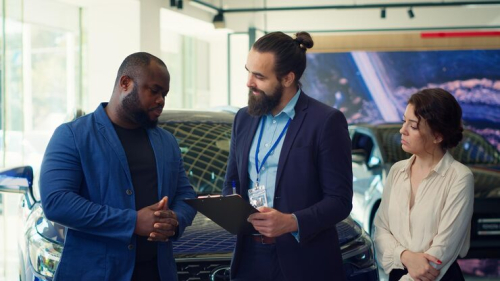 Dealership Staff Roles Evolve for Tech-Savvy Buyers