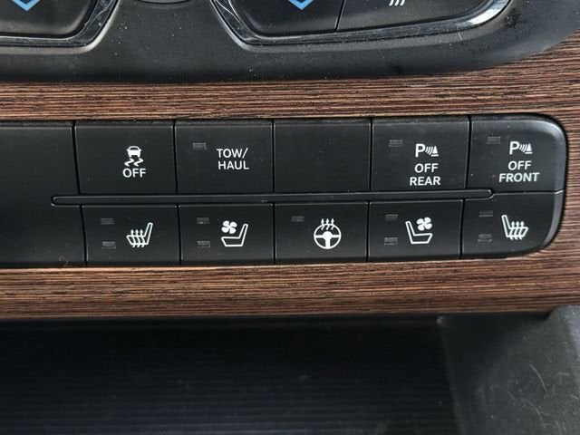 2018 RAM 1500 Laramie Crew Cab 4x4 5'7" Box