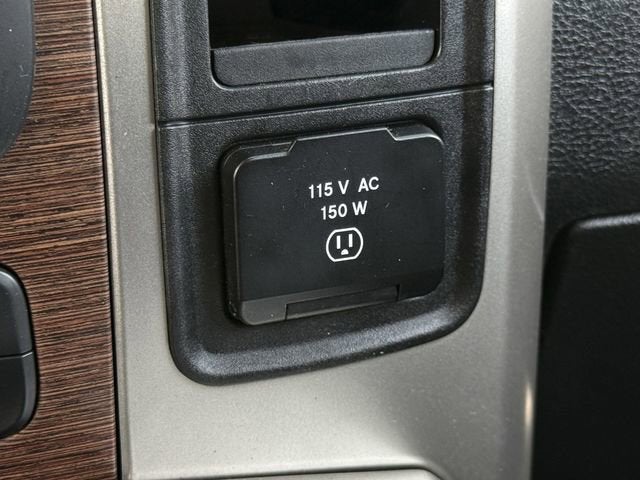 2018 RAM 1500 Laramie Crew Cab 4x4 5'7" Box