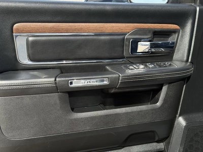 2018 RAM 1500 Laramie Crew Cab 4x4 5'7" Box