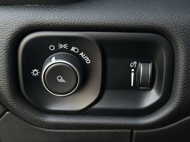 2024 RAM 1500 Laramie Crew Cab 4x4 5'7" Box