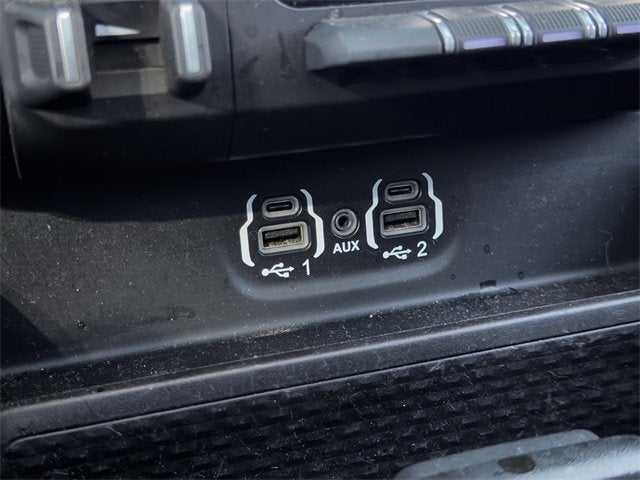 2021 RAM 1500 Laramie Crew Cab 4x4 5'7" Box