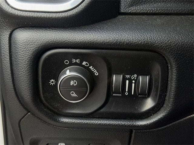 2021 RAM 1500 Laramie Crew Cab 4x4 5'7" Box