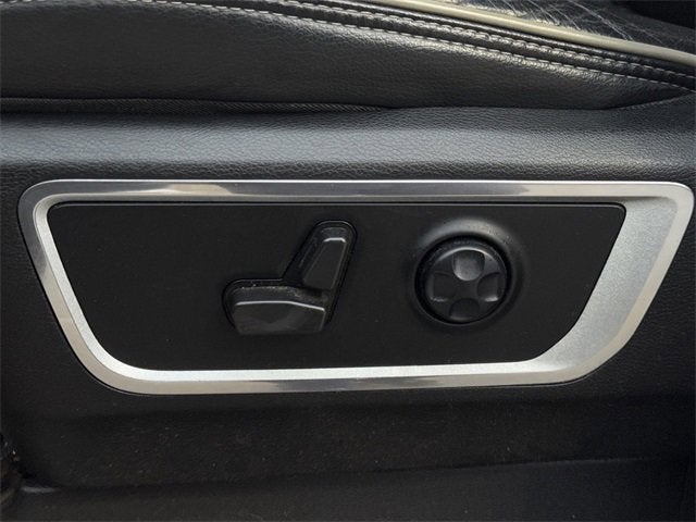 2021 RAM 1500 Laramie Crew Cab 4x4 5'7" Box