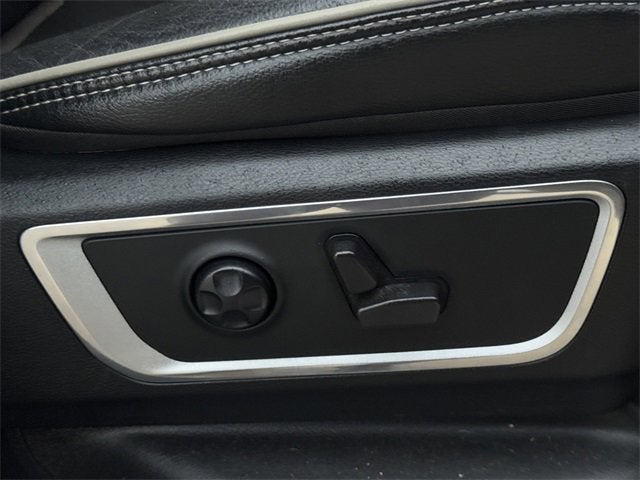 2021 RAM 1500 Laramie Crew Cab 4x4 5'7" Box