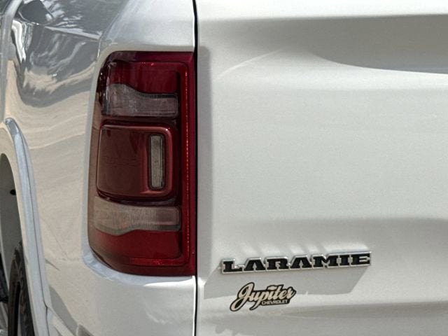 2022 RAM 1500 Laramie Crew Cab 4x4 5'7" Box