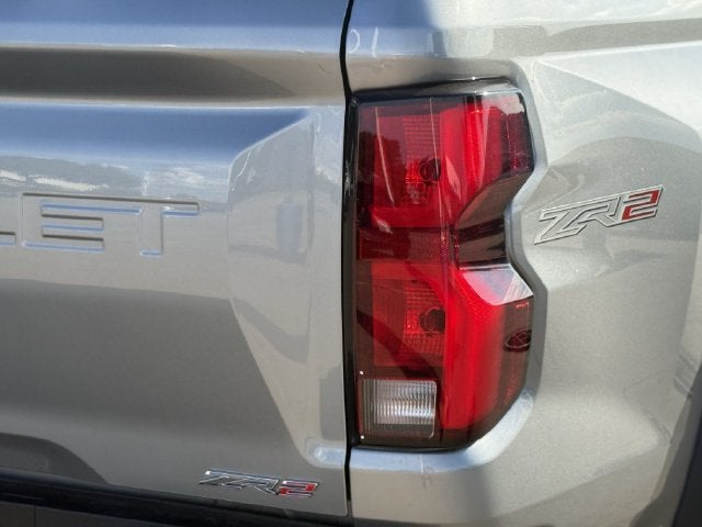 2025 Chevrolet Colorado ZR2 - Photo 8