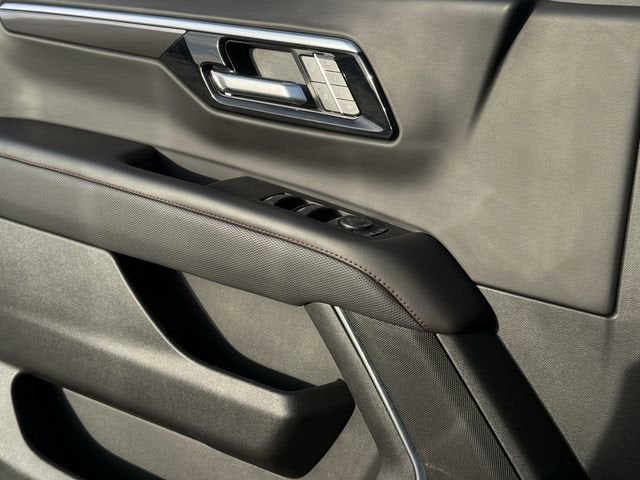 2025 Chevrolet Suburban RST