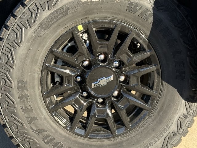 2026 Chevrolet Silverado 2500 HD ZR2 - Photo 12