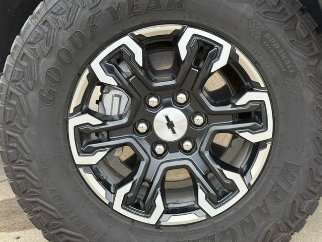 2026 Chevrolet Silverado 1500 ZR2 - Photo 11