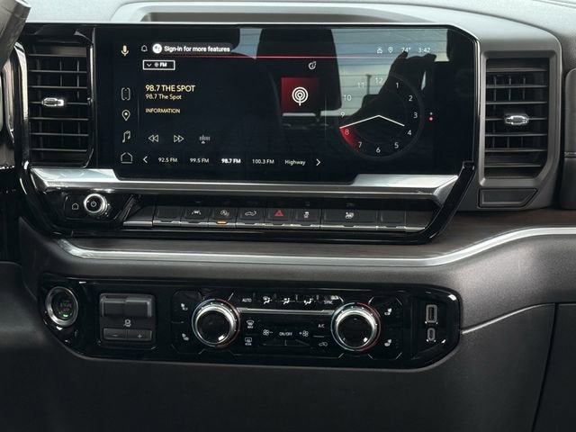 2025 GMC Sierra 1500 SLT