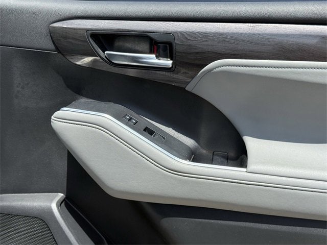 2023 Toyota Highlander Hybrid Limited