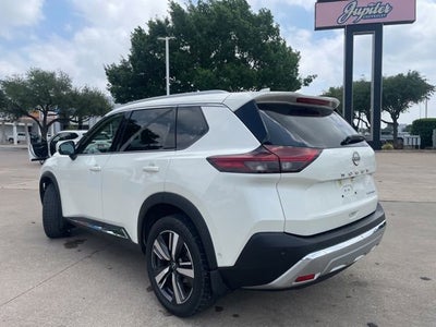 2023 Nissan Rogue Platinum FWD